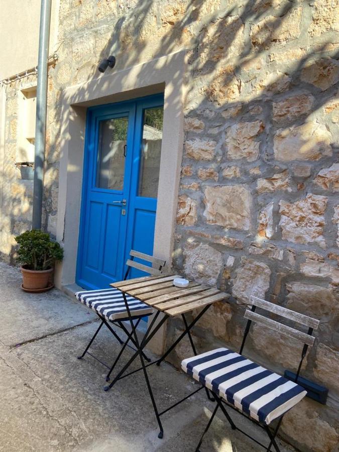 Apartment Ana Vis Exterior photo