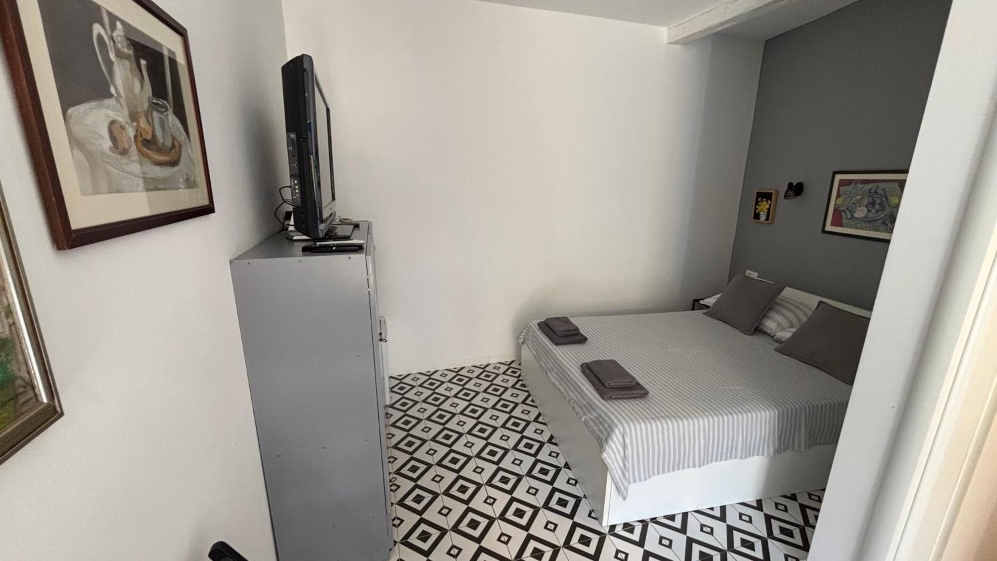 Apartment Ana Vis Exterior photo